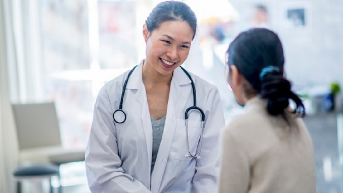 Internal Medicine vs Family Practice Specialists: Understanding the Differences and Which One is Right for You